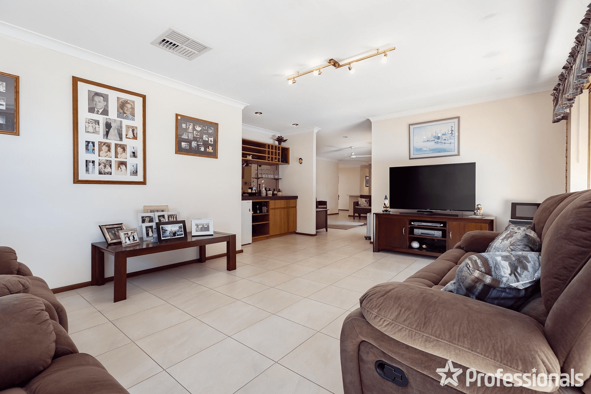 11 Dreyer Way, BULL CREEK, WA 6149
