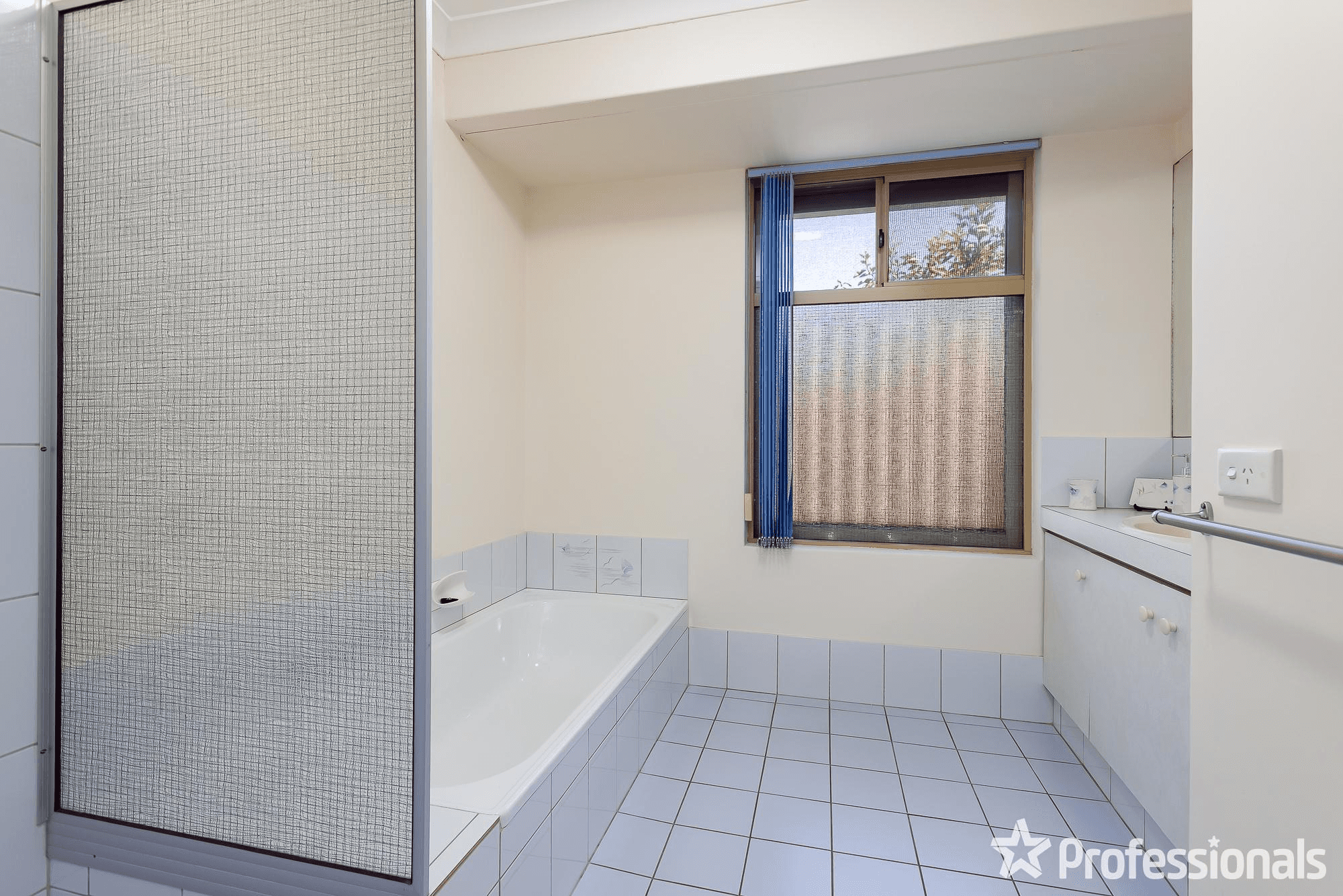 11 Dreyer Way, BULL CREEK, WA 6149