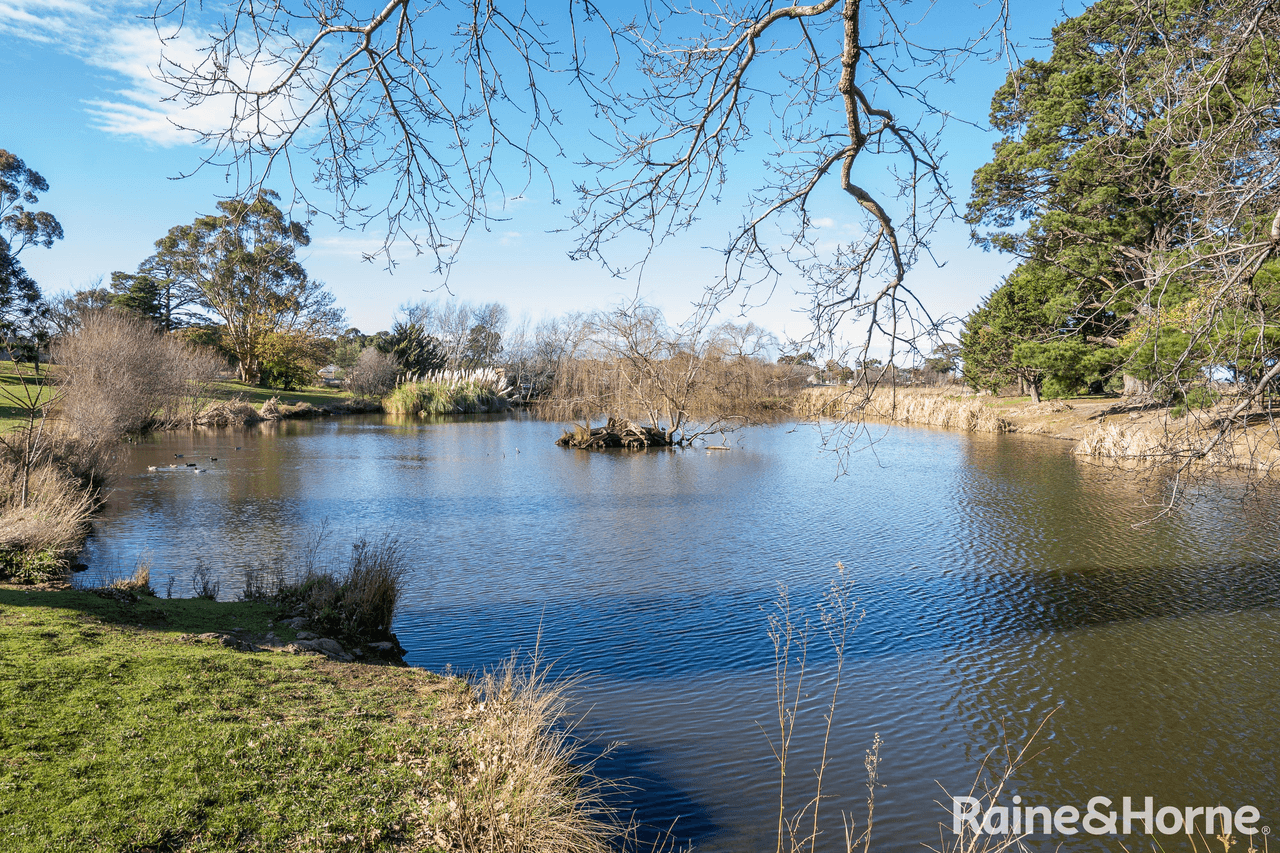 12 Grandview Close, RIDDELLS CREEK, VIC 3431