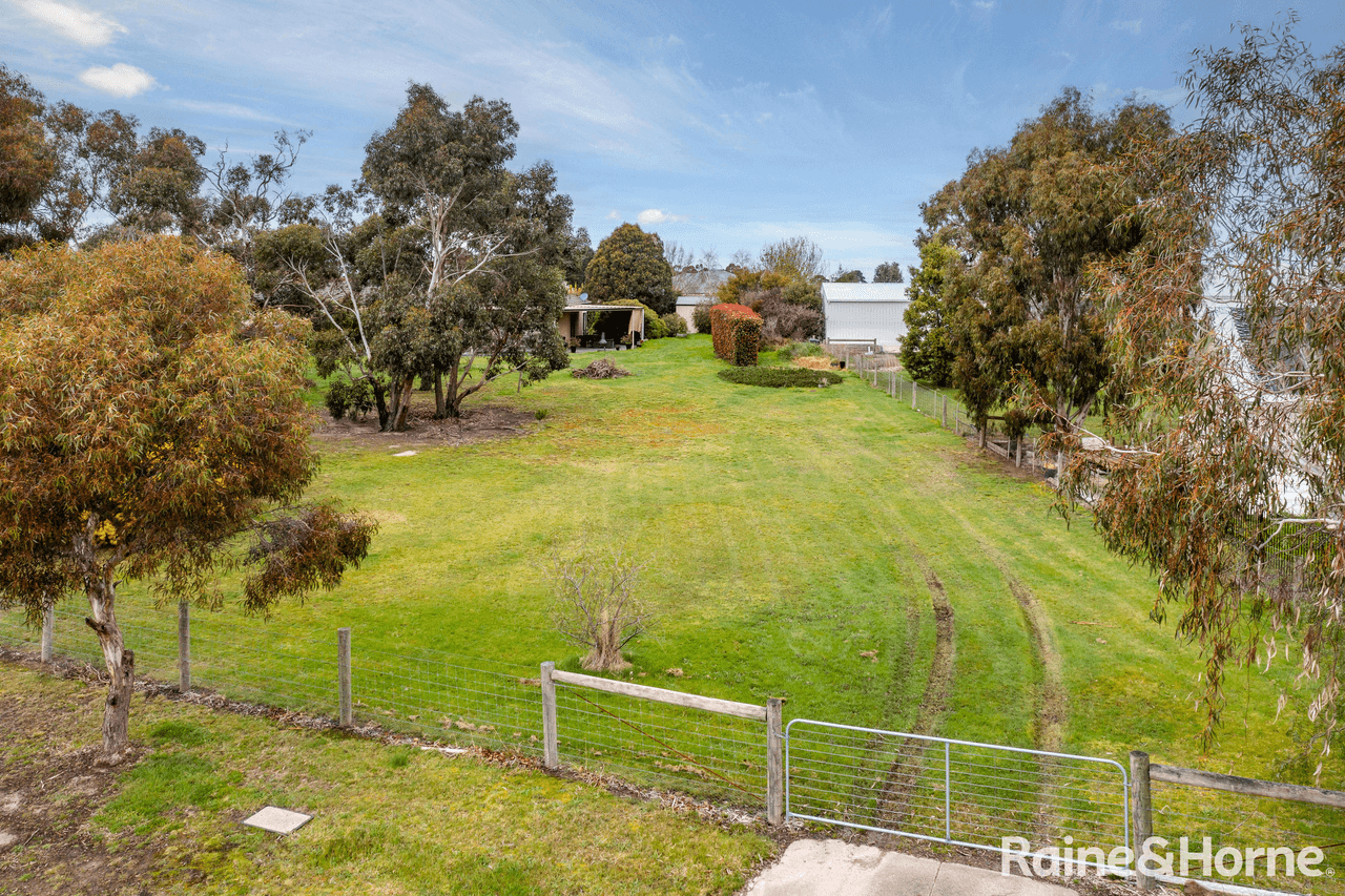 12 Grandview Close, RIDDELLS CREEK, VIC 3431