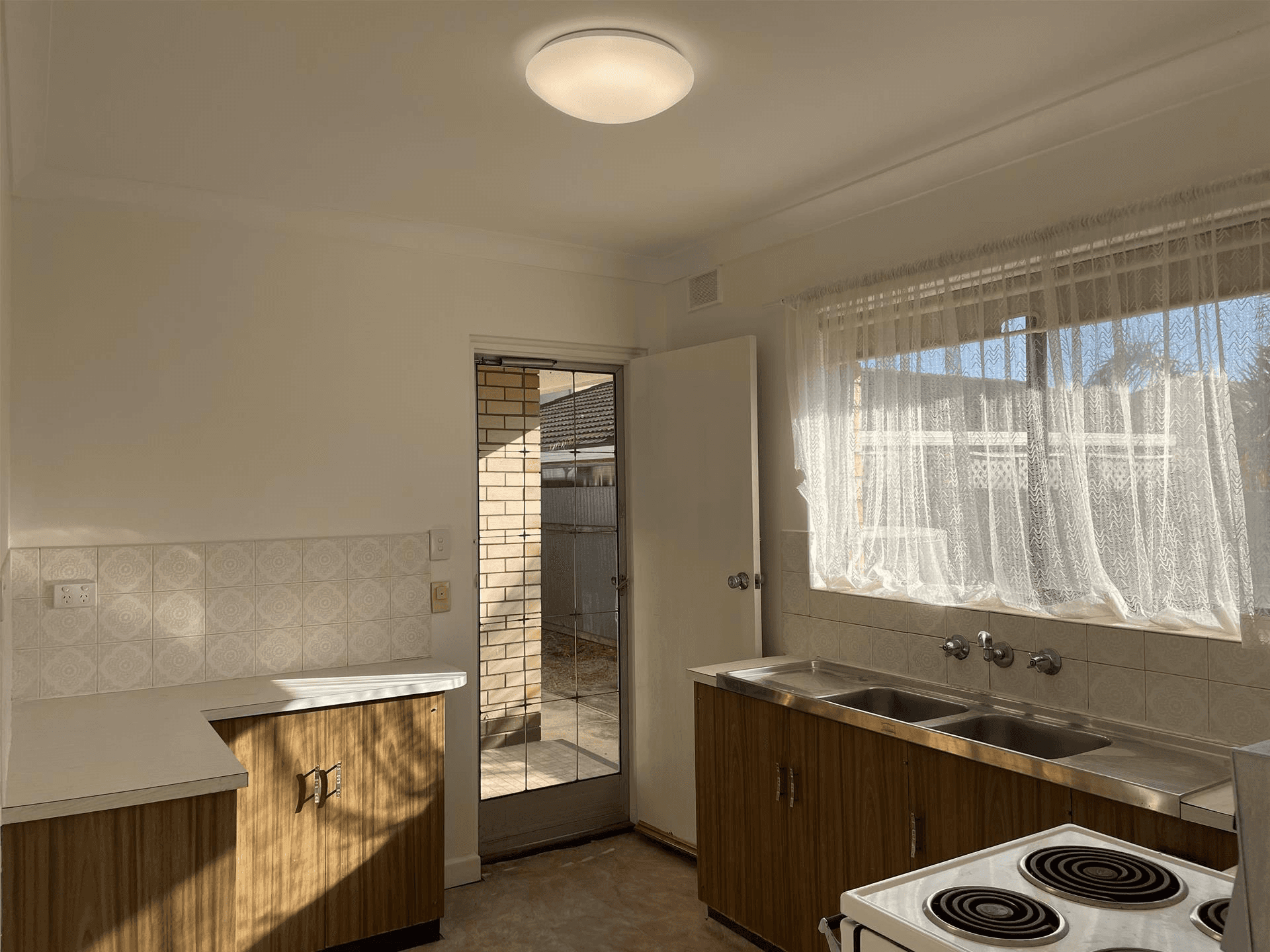 2/11 Military Road, Semaphore South, SA 5019