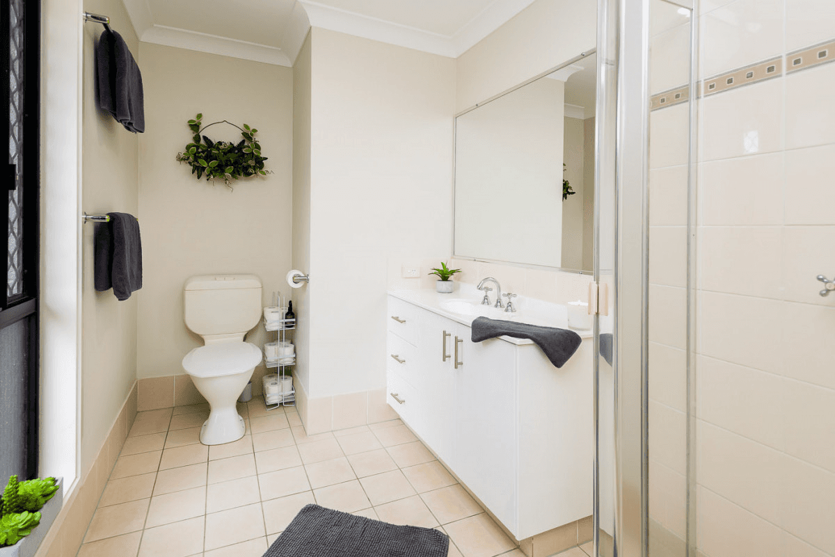 3 Wellers Street, Pacific Pines, QLD 4211