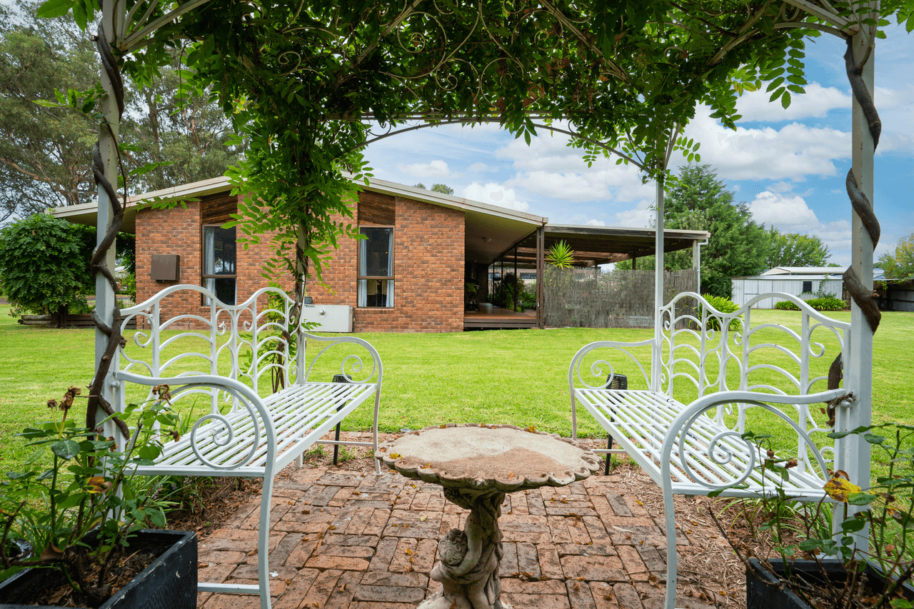 90 Gibson Street, JINDERA, NSW 2642