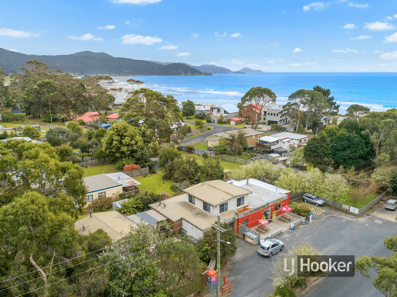 1-3 Honeysuckle Avenue, SISTERS BEACH, TAS 7321