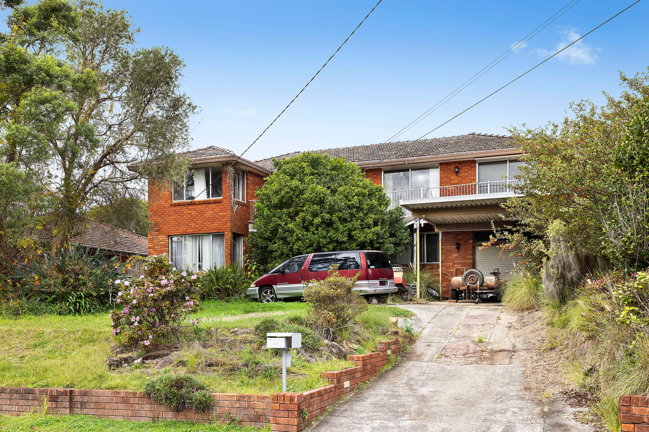 10 Waddell Crescent, Hornsby Heights, NSW 2077
