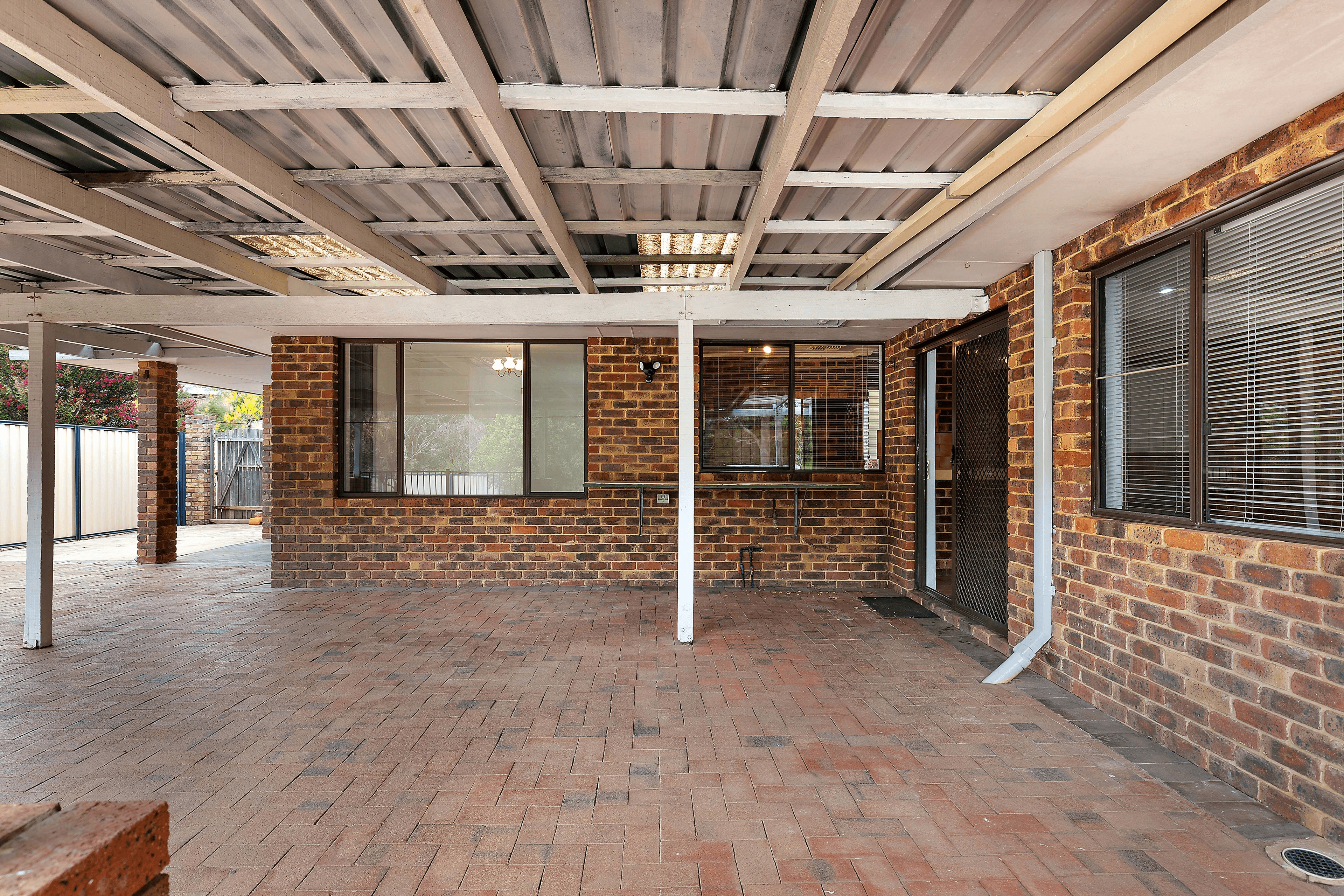 1 Morundah Place, Kelmscott, WA 6111