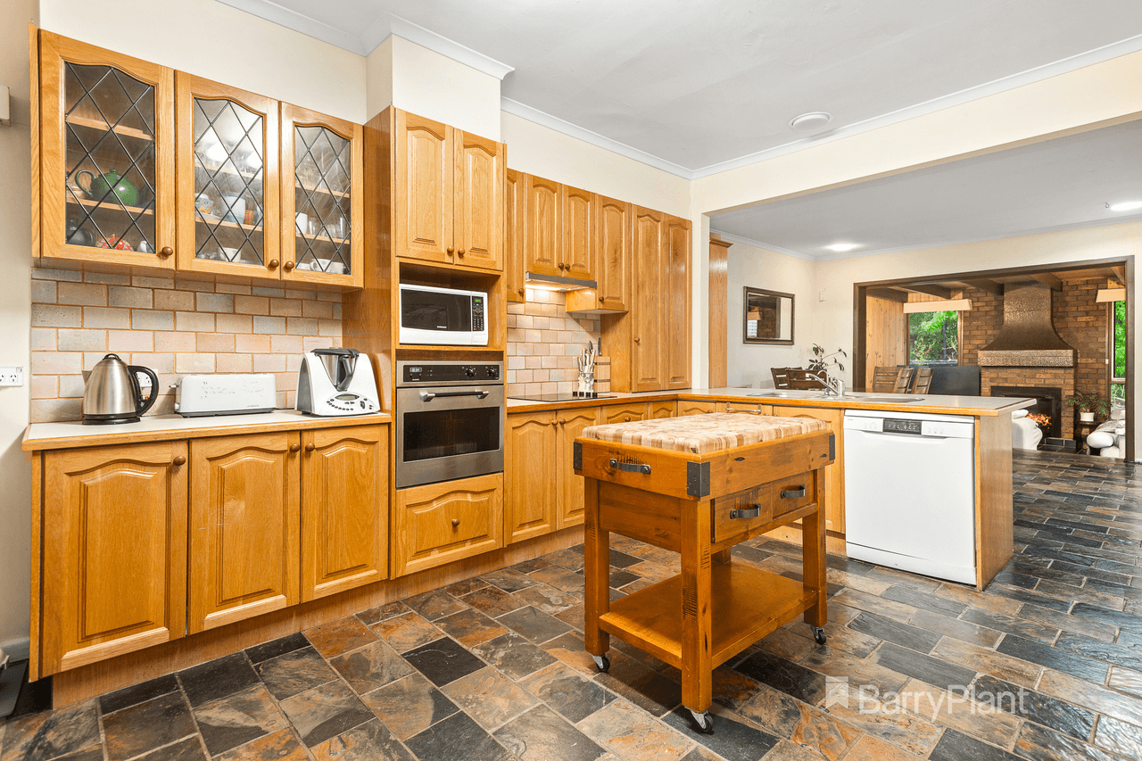 18 Florence Avenue, DONVALE, VIC 3111