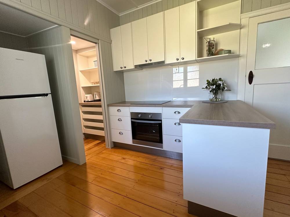 16 Beech Street, BARCALDINE, QLD 4725