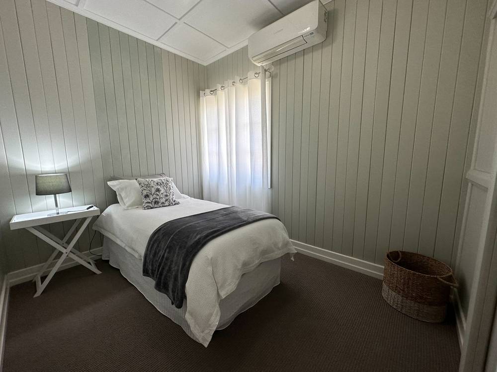 16 Beech Street, BARCALDINE, QLD 4725