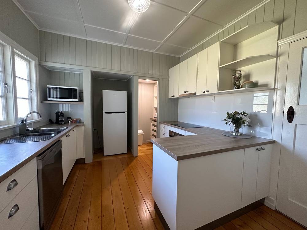 16 Beech Street, BARCALDINE, QLD 4725