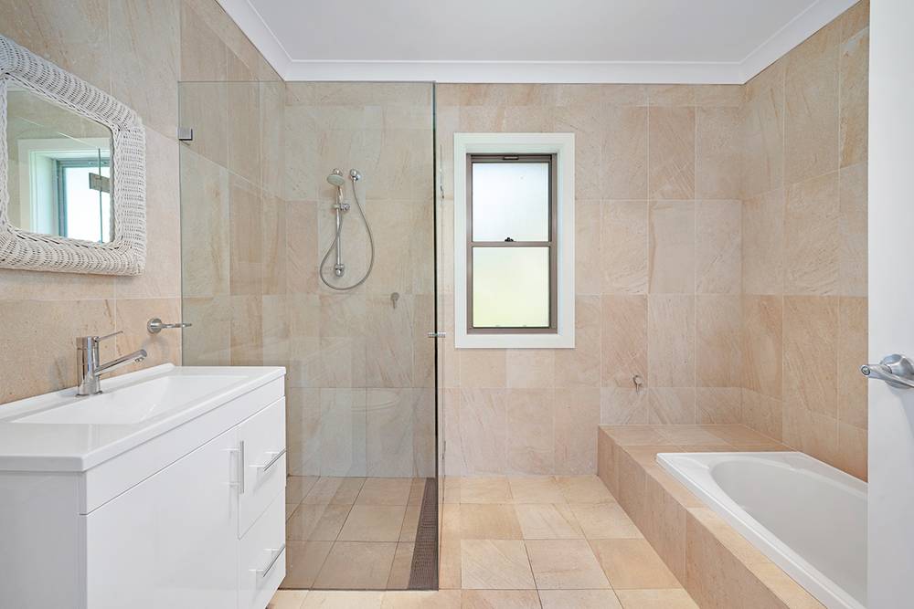 5 King Road, INGLESIDE, NSW 2101