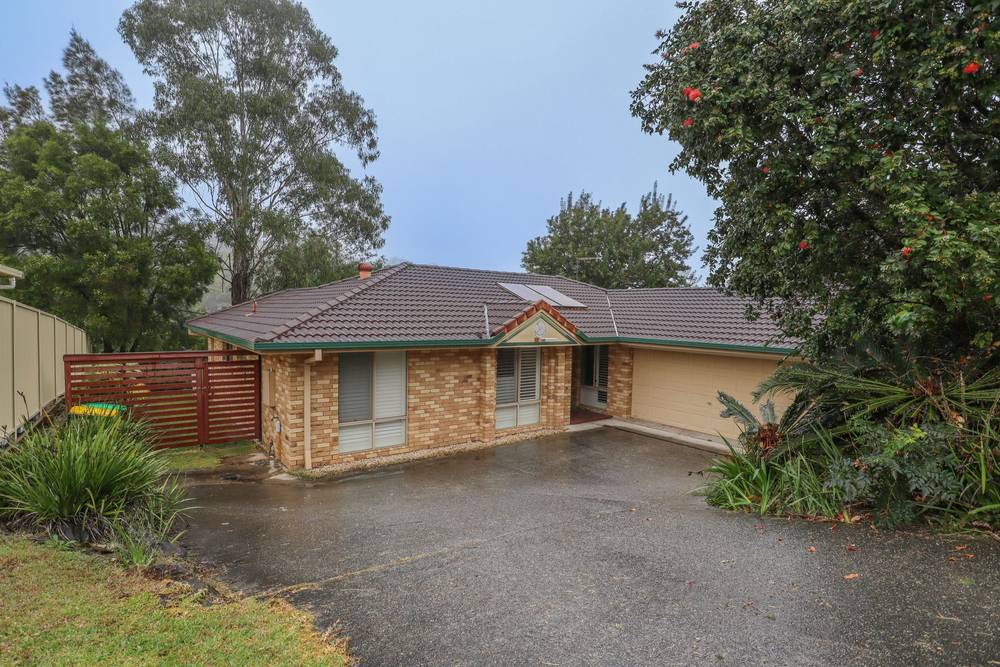 19 Brooker Drive, GOONELLABAH, NSW 2480