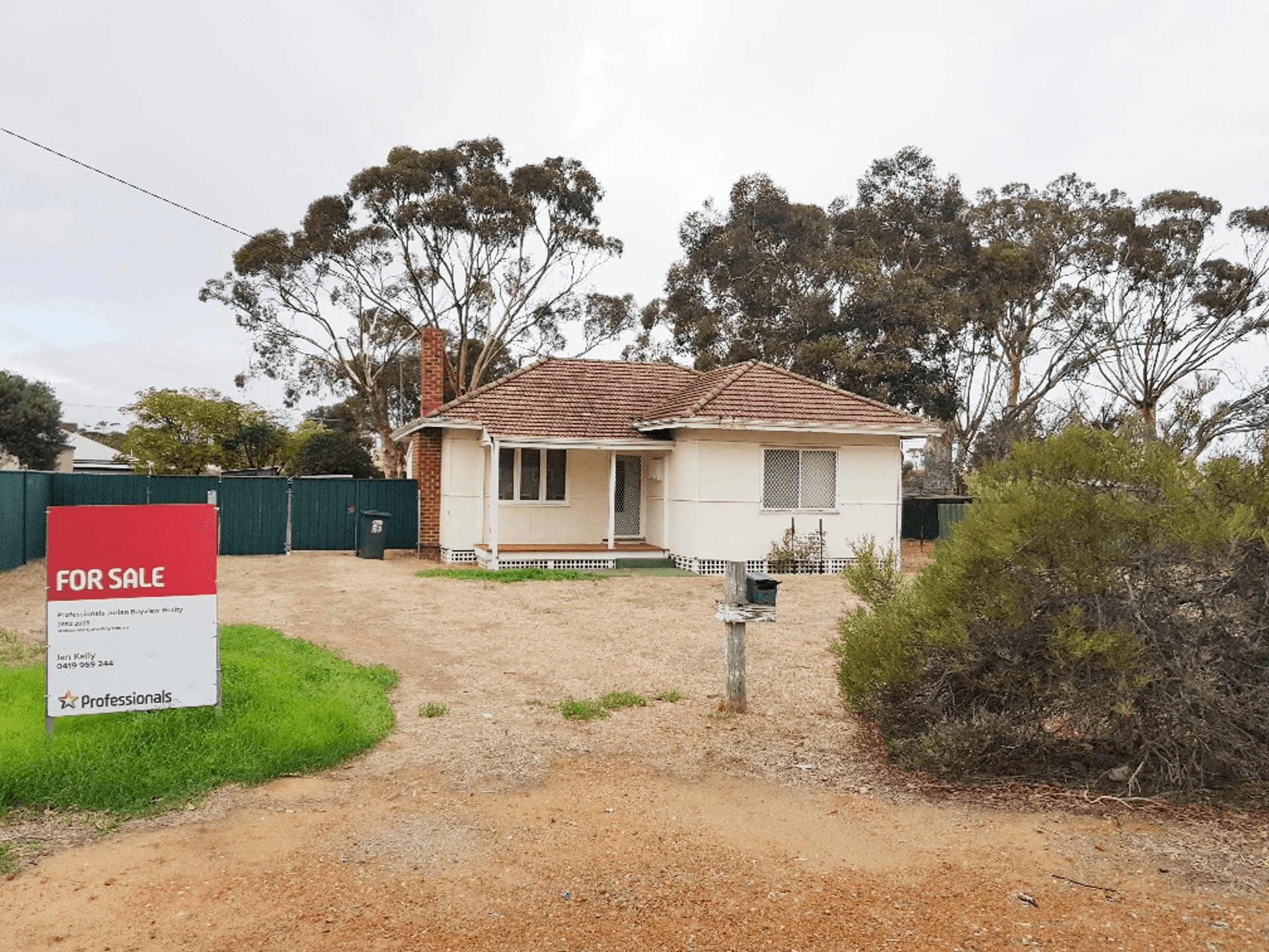 3 McKeever Street, Moora, WA 6510