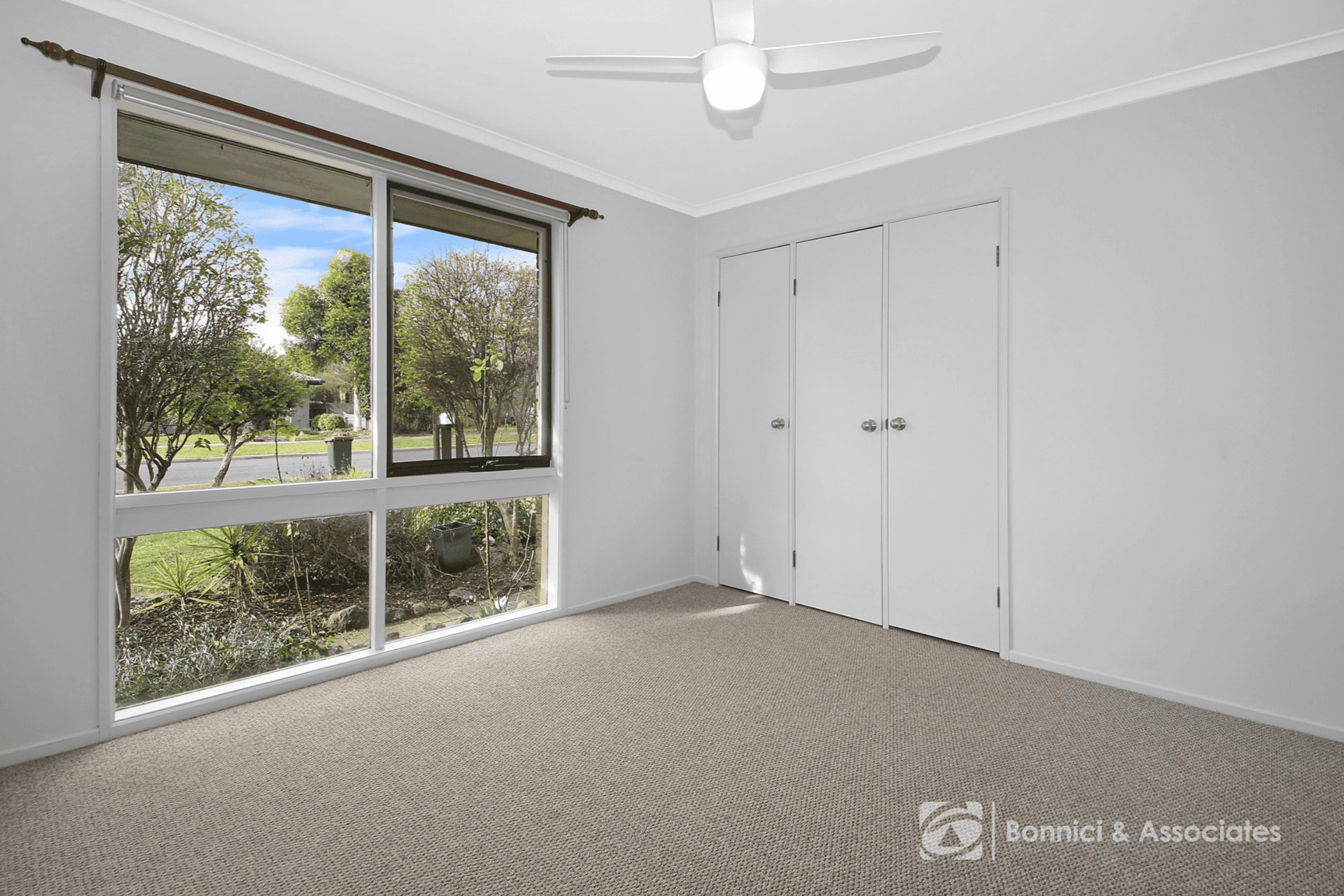 16 Robert Crescent, West Wodonga, VIC 3690