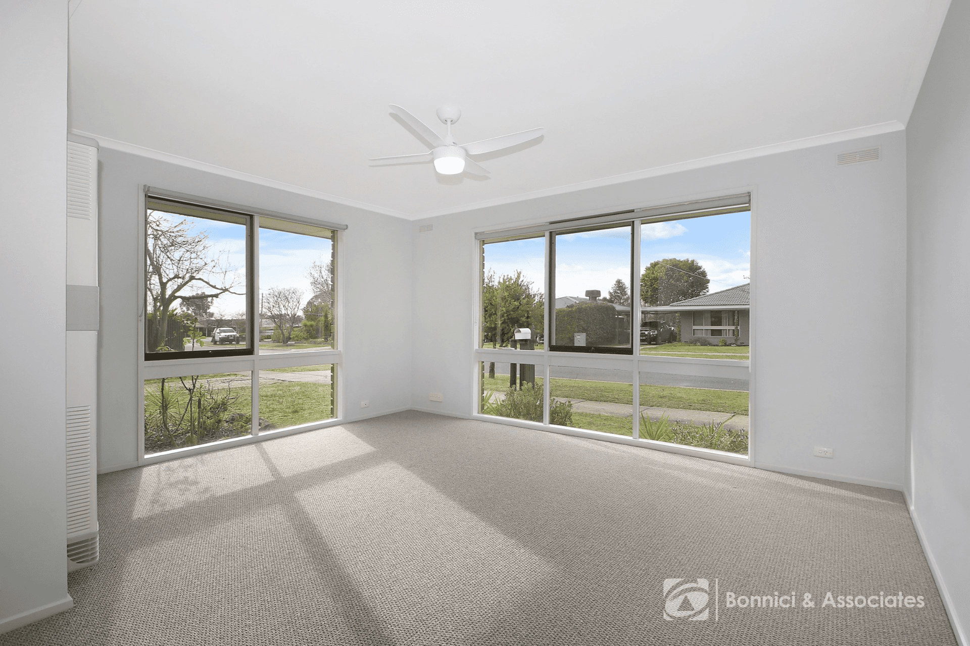 16 Robert Crescent, West Wodonga, VIC 3690