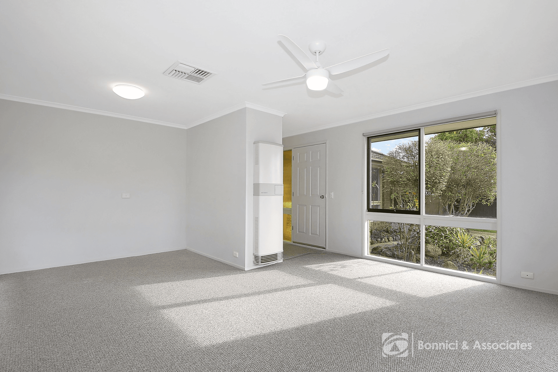 16 Robert Crescent, West Wodonga, VIC 3690