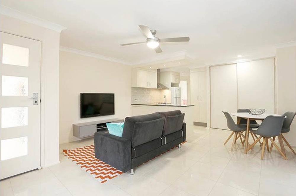 2/51 Walton Street, SOUTHPORT, QLD 4215