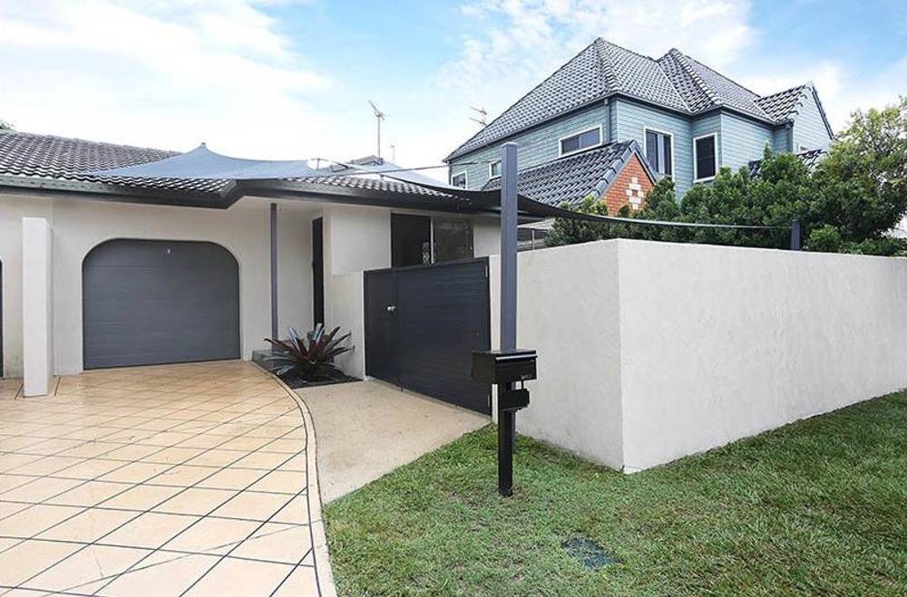 2/51 Walton Street, SOUTHPORT, QLD 4215