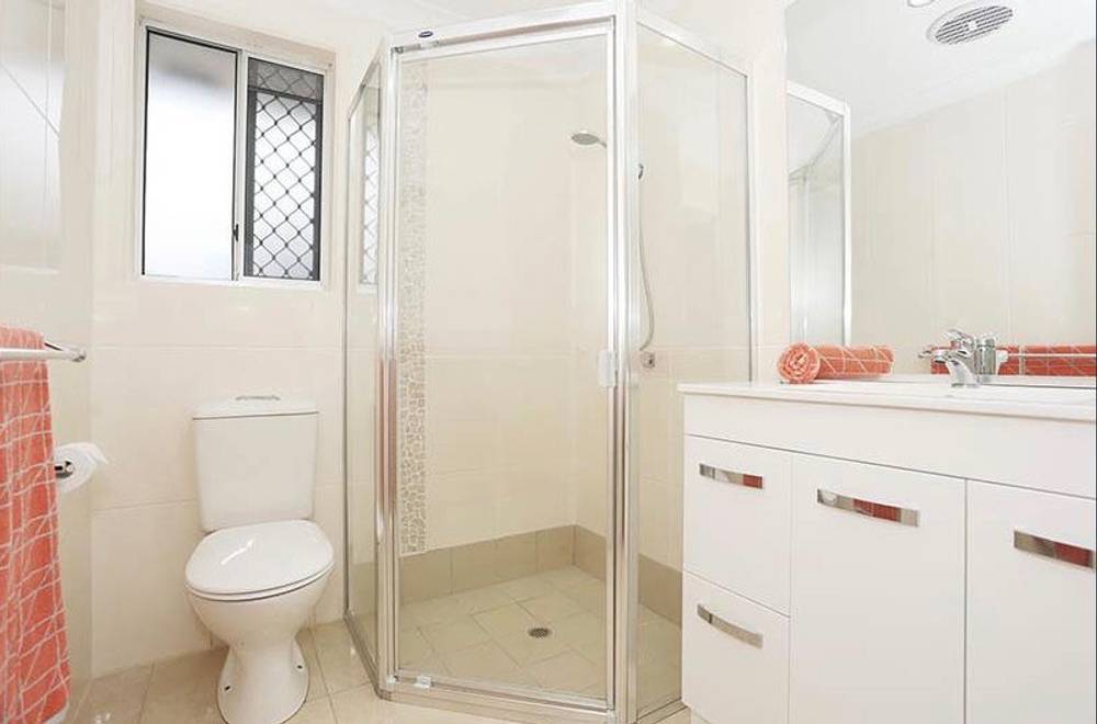 2/51 Walton Street, SOUTHPORT, QLD 4215