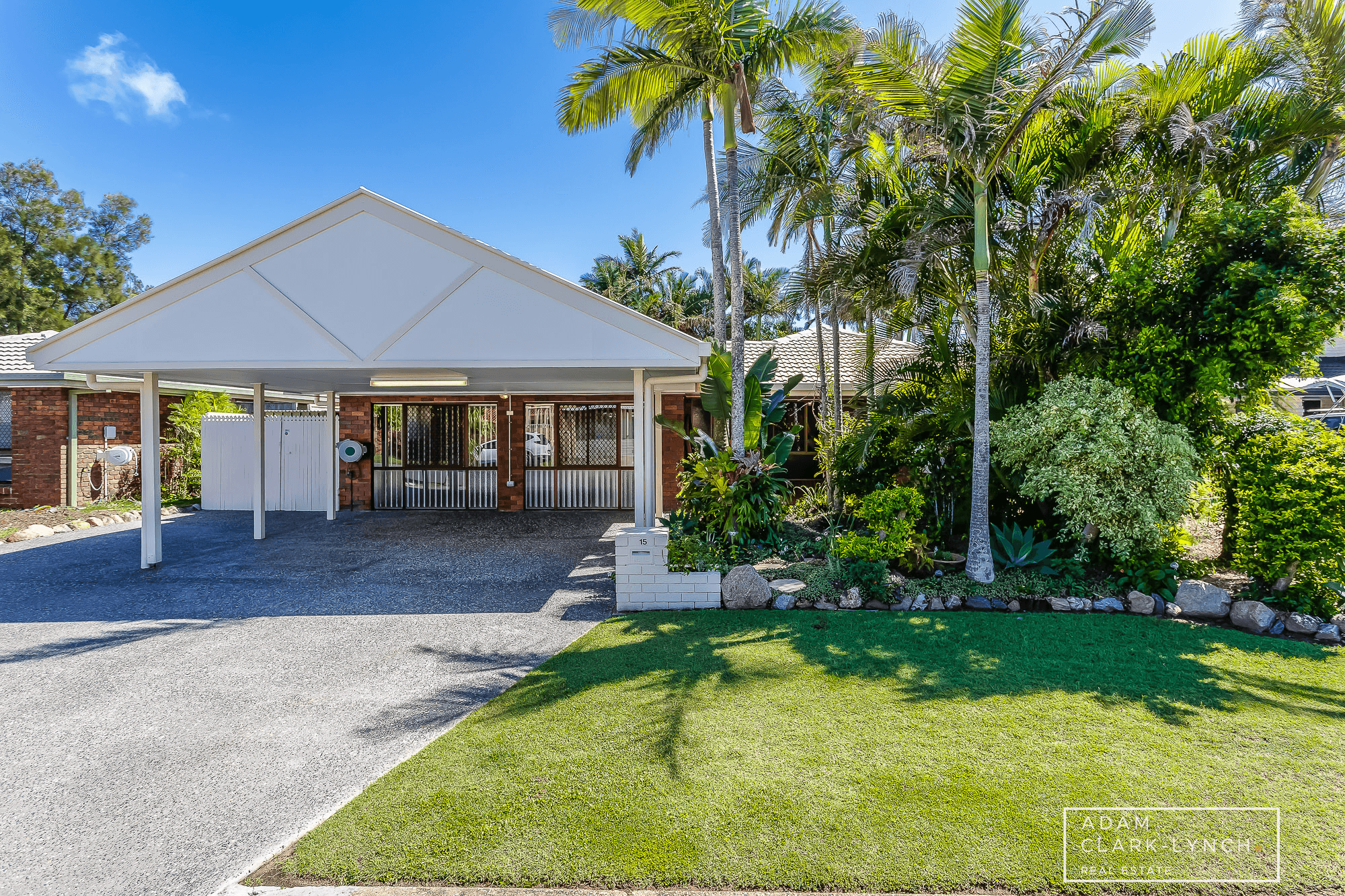 15 Southern Cross Drive, Newport, QLD 4020