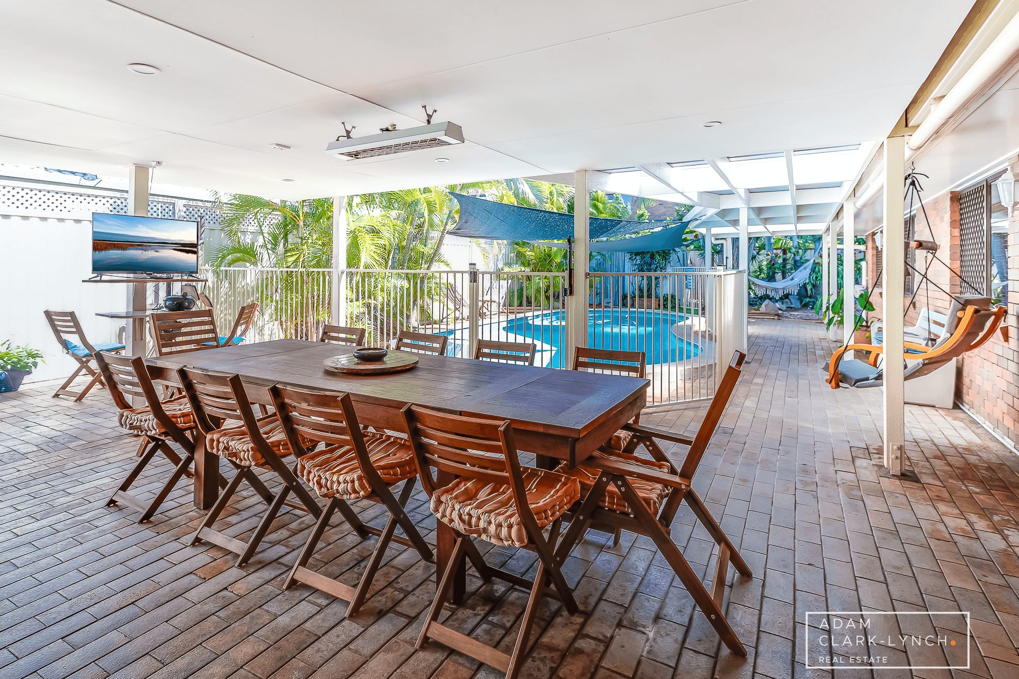 15 Southern Cross Drive, Newport, QLD 4020