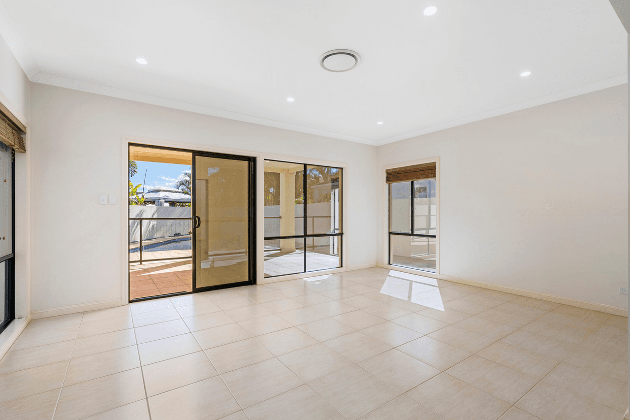 24/145 Palm Meadows Drive, CARRARA, QLD 4211