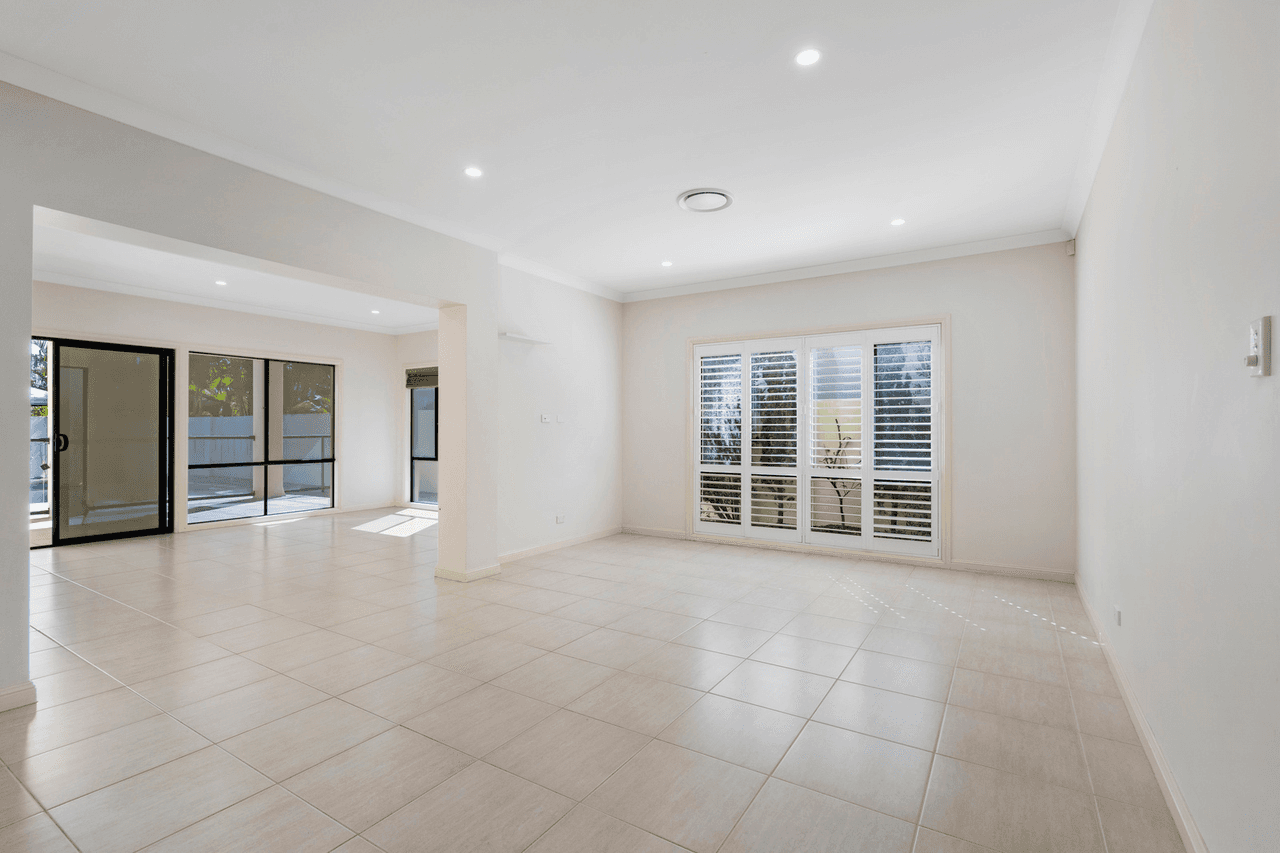 24/145 Palm Meadows Drive, CARRARA, QLD 4211