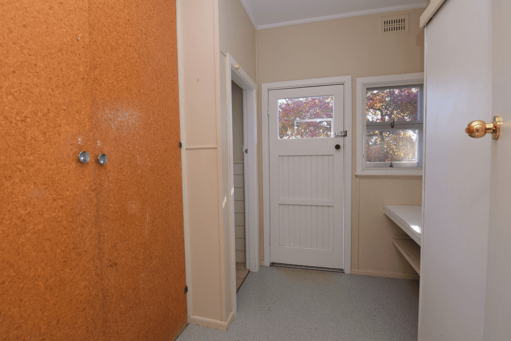 84 Logan Street, TENTERFIELD, NSW 2372