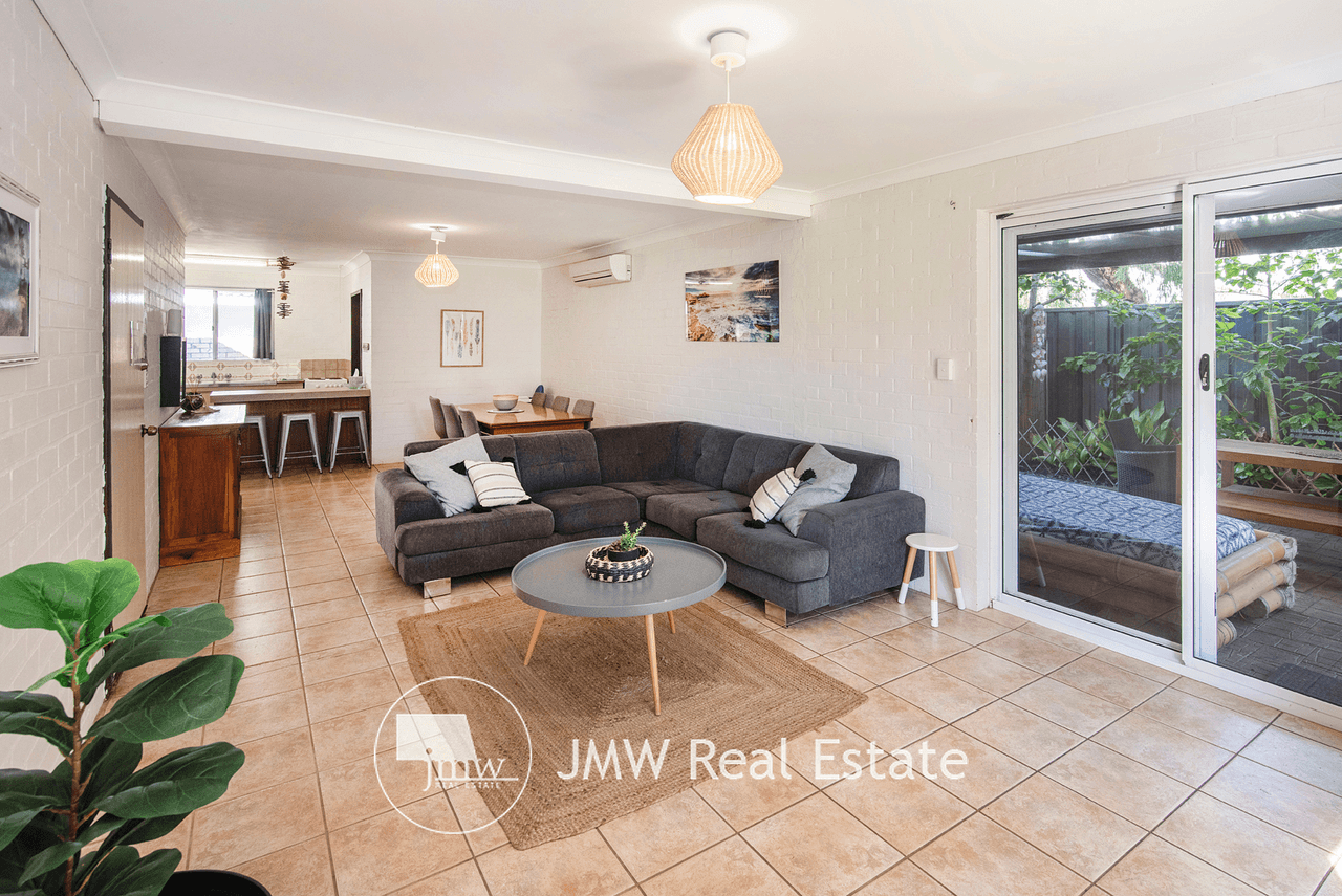 1/8 Pine Court, QUINDALUP, WA 6281