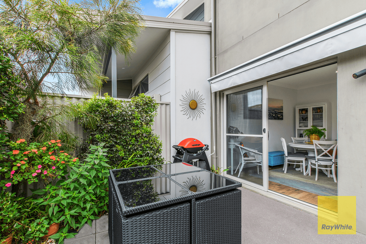 13/4 Everglades Crescent, WOY WOY, NSW 2256