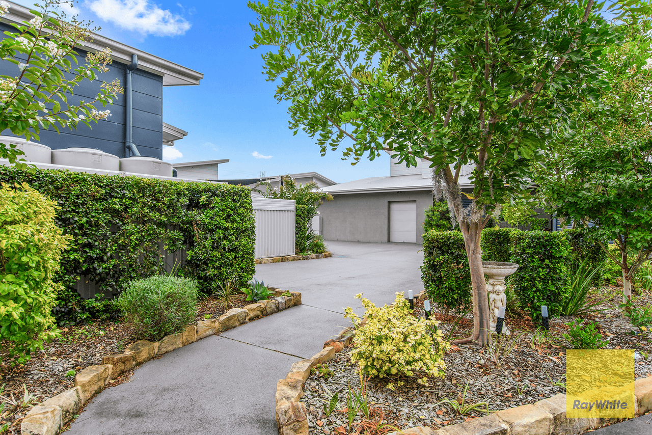 13/4 Everglades Crescent, WOY WOY, NSW 2256