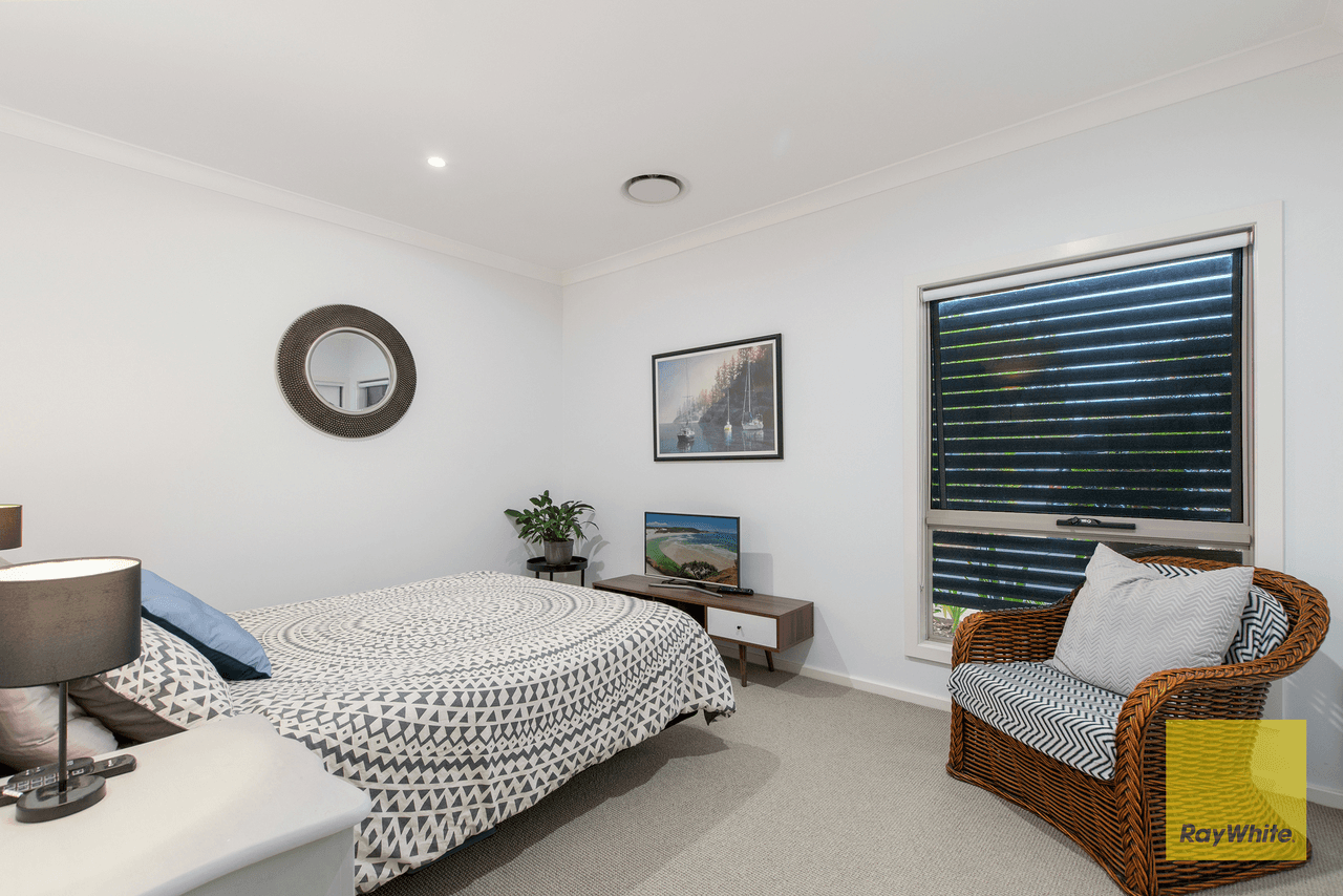 13/4 Everglades Crescent, WOY WOY, NSW 2256