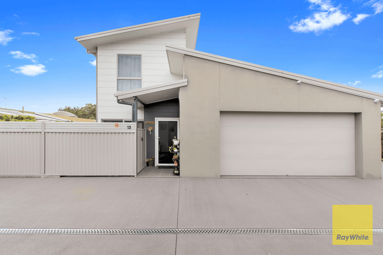 13/4 Everglades Crescent, WOY WOY, NSW 2256