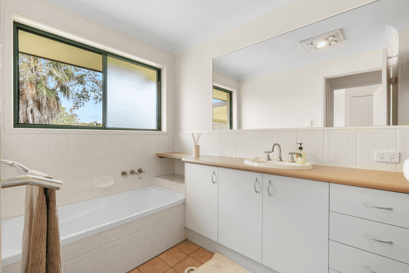 3 Fernbark Place, SPRINGFIELD, QLD 4300