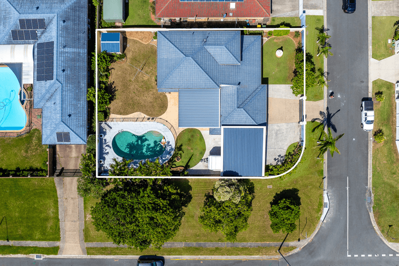 2 Koomooloo Court, Mermaid Waters, QLD 4218