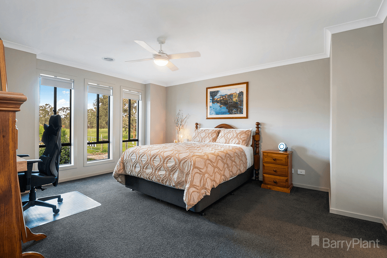 102 Bassett Drive, Strathfieldsaye, VIC 3551