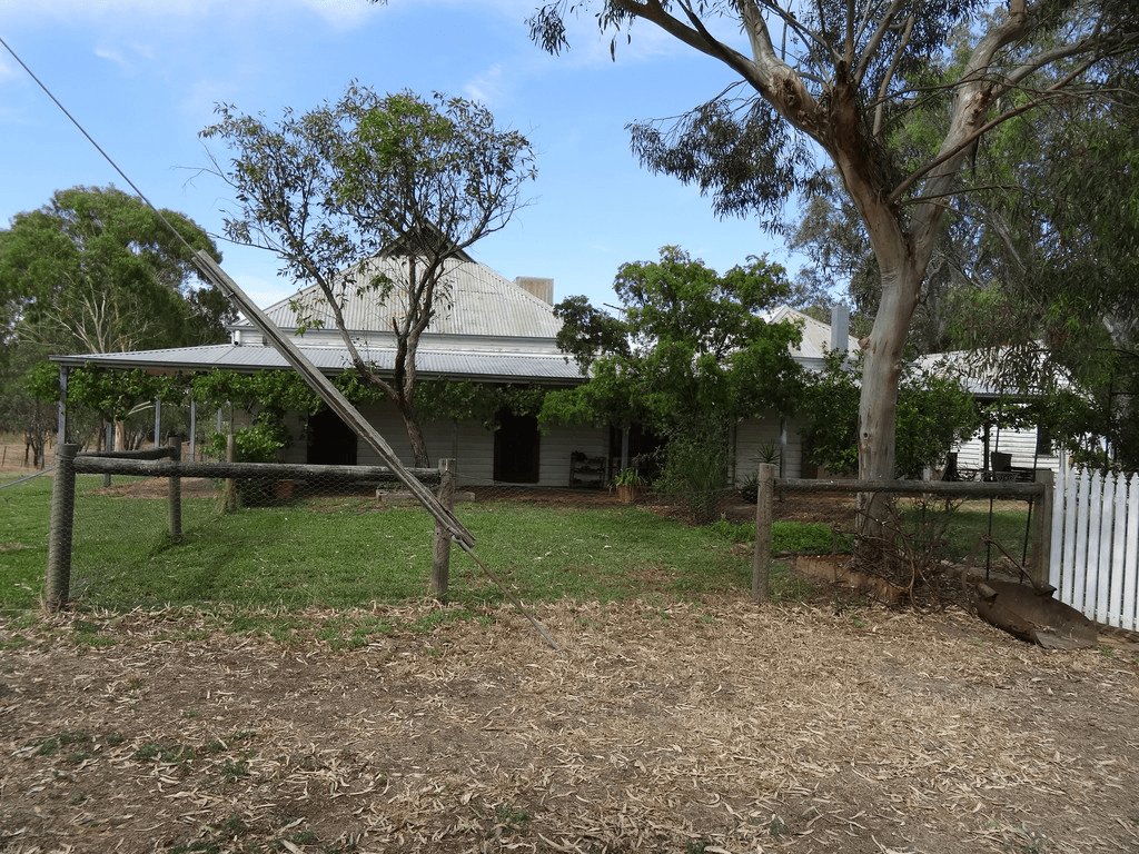 400 Detour Road, EAST WANGARATTA, VIC 3678