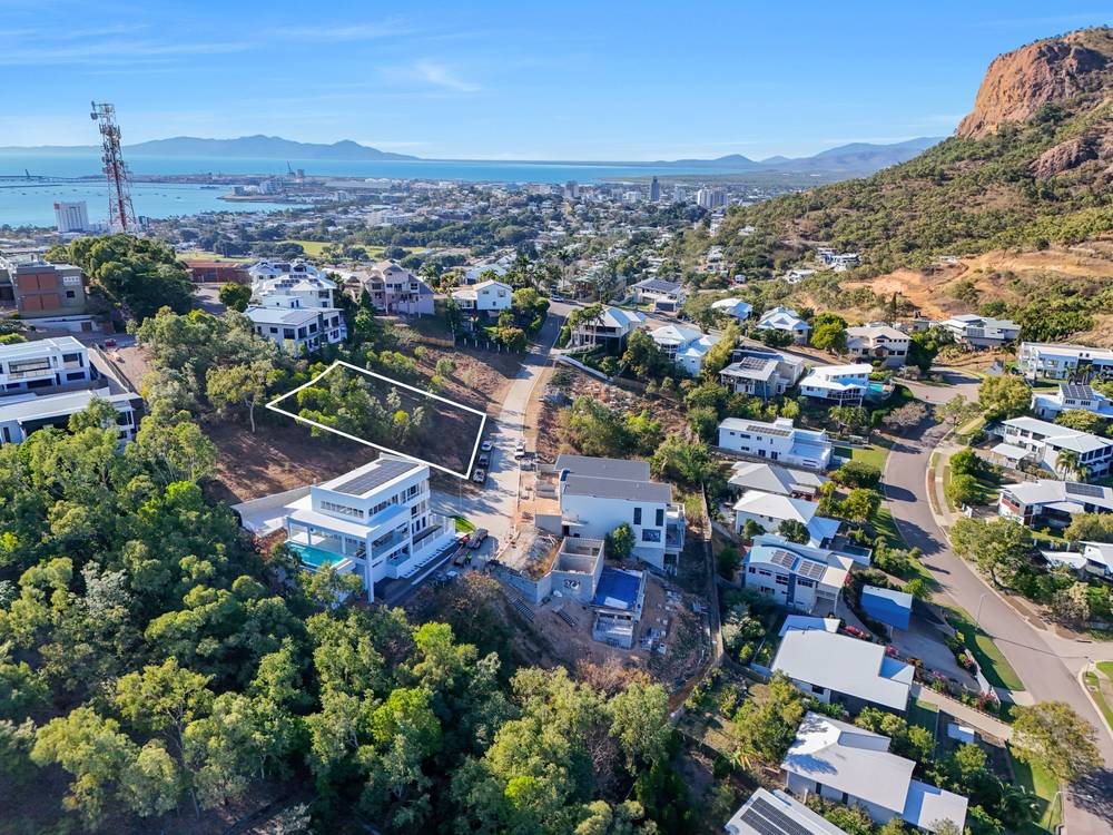 Monash Place, CASTLE HILL, QLD 4810