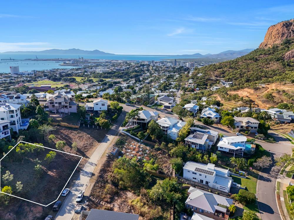 Monash Place, CASTLE HILL, QLD 4810