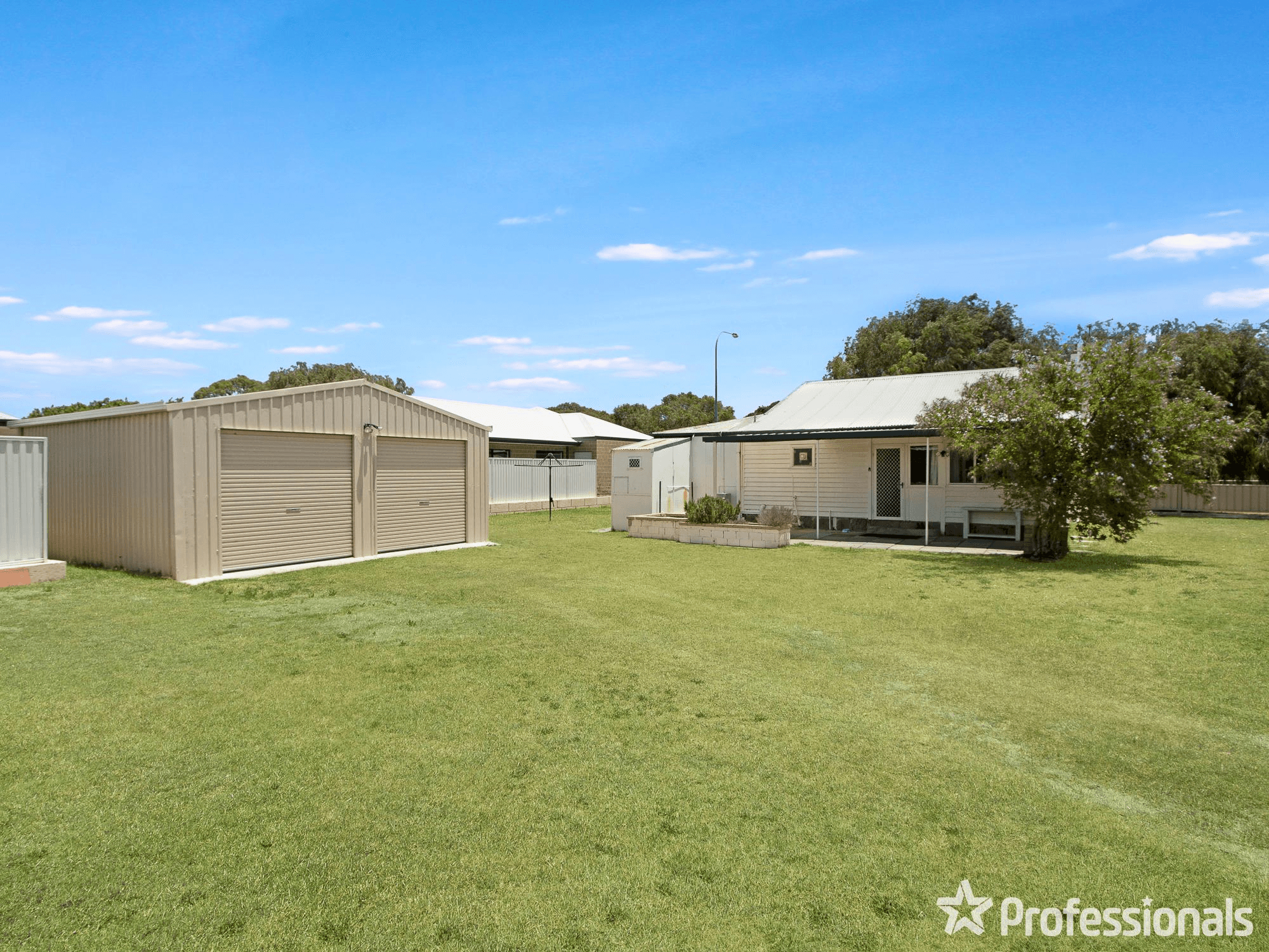 8 Safety Bay Road, ROCKINGHAM, WA 6168