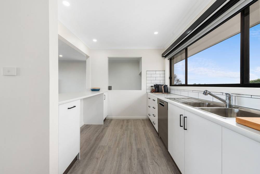 21 Periwinkle Drive, Lakes Entrance, VIC 3909