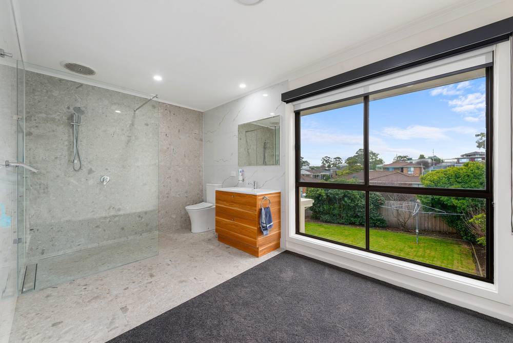21 Periwinkle Drive, Lakes Entrance, VIC 3909
