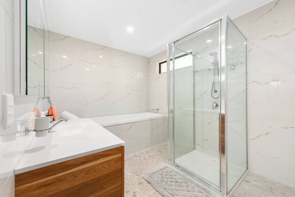 21 Periwinkle Drive, Lakes Entrance, VIC 3909
