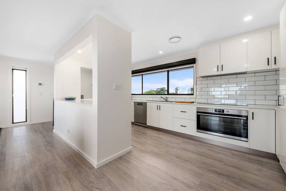 21 Periwinkle Drive, Lakes Entrance, VIC 3909
