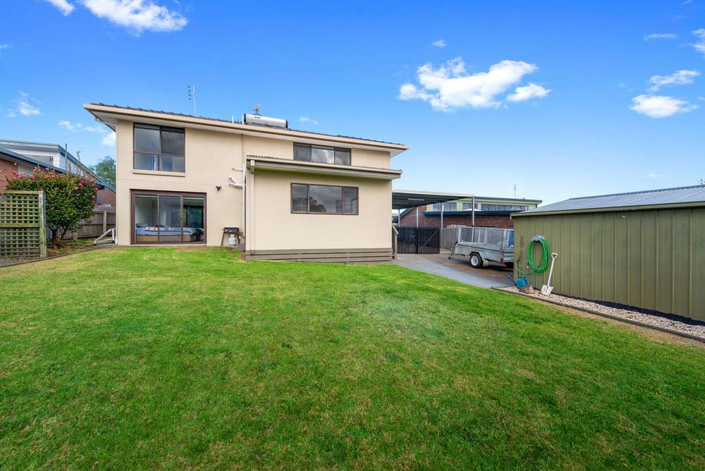 21 Periwinkle Drive, Lakes Entrance, VIC 3909