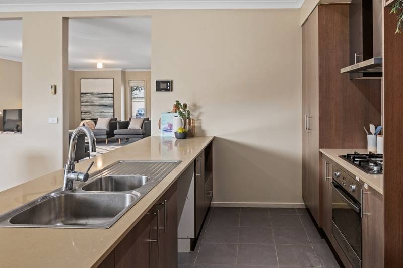 24 Mintarra Rd, Tarneit, VIC 3029