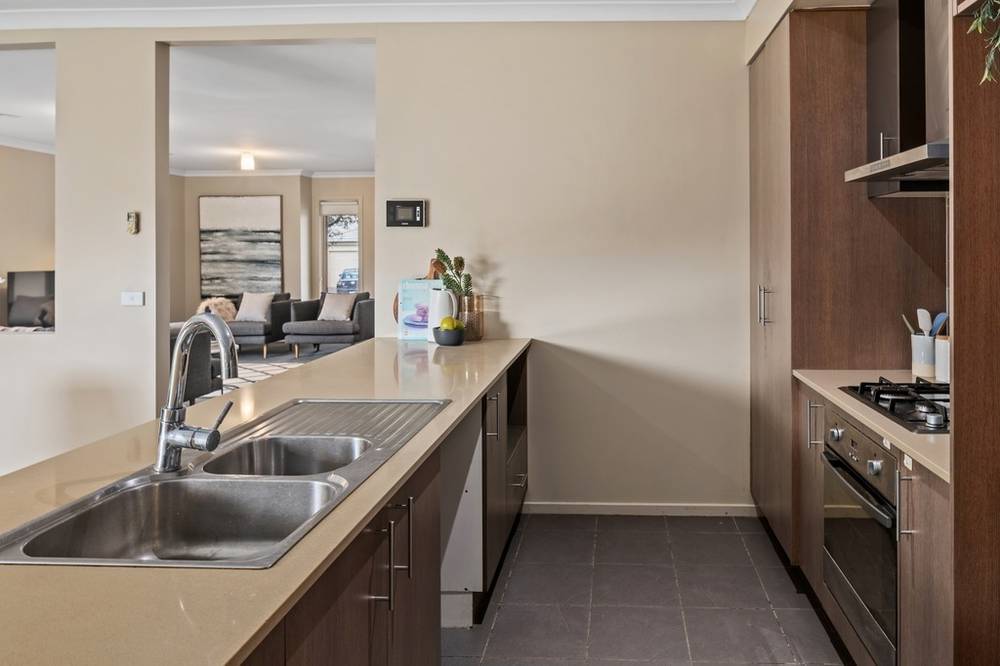 24 Mintarra Rd, Tarneit, VIC 3029