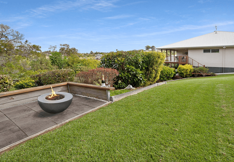 18 Greenfields Ct, Maleny, QLD 4552