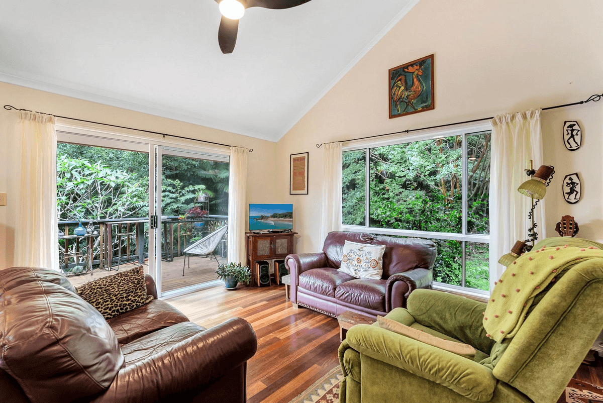 11 Walgooan Way, Ocean Shores, NSW 2483