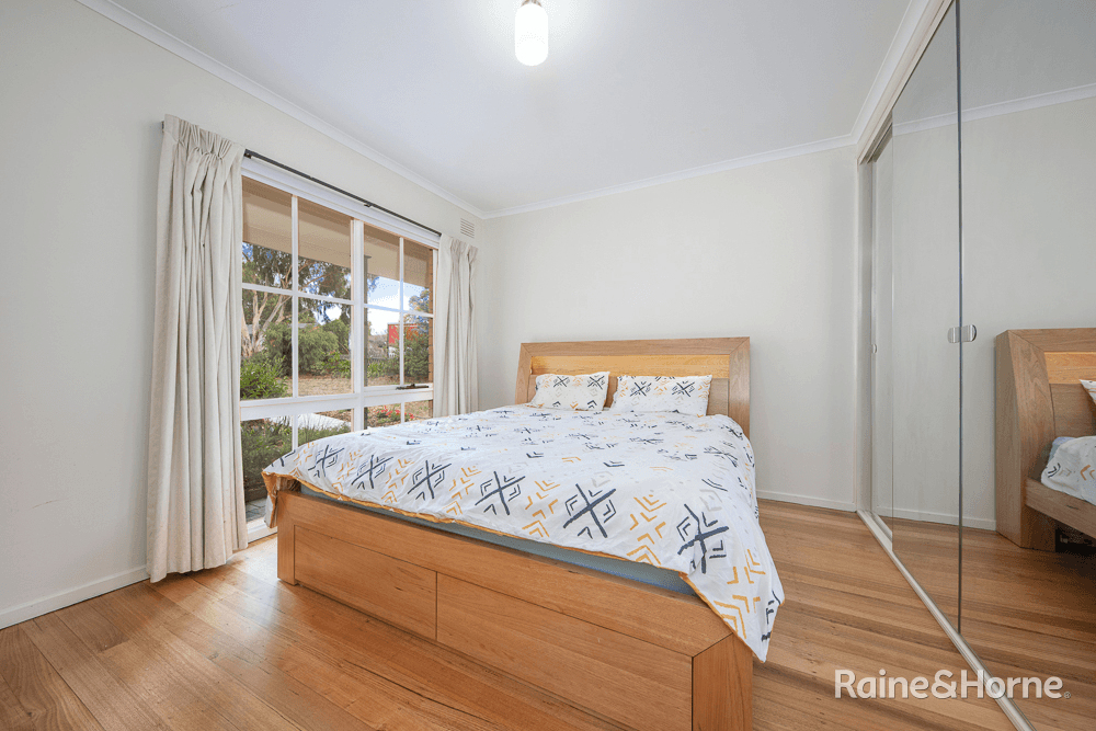 36 McEwen Drive, SUNBURY, VIC 3429